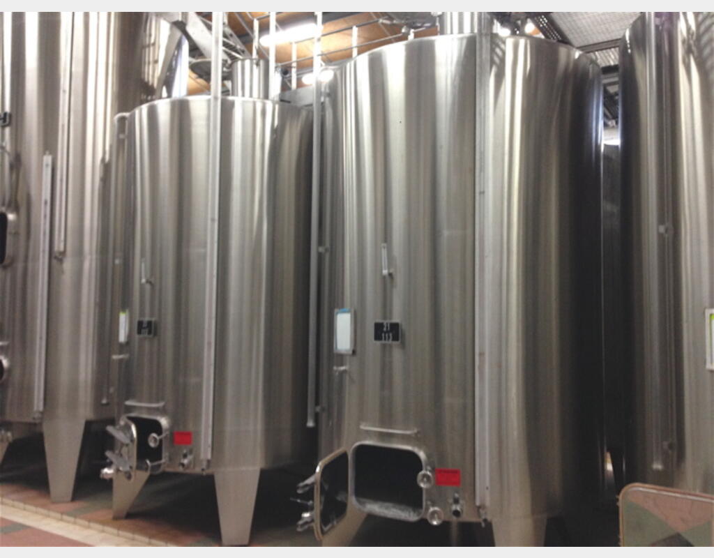 Cuve inox  - Volume : 11300 litres (113 hectos)