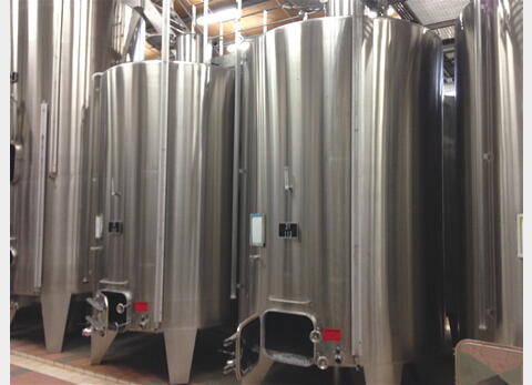 Cuve inox  - Volume : 11300 litres (113 hectos)