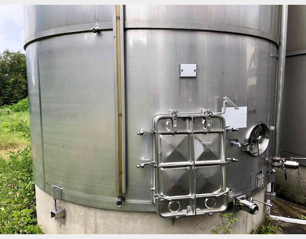 Cuve de stockage inox sur radier - Volume : 400 hectos (40000 litres)
