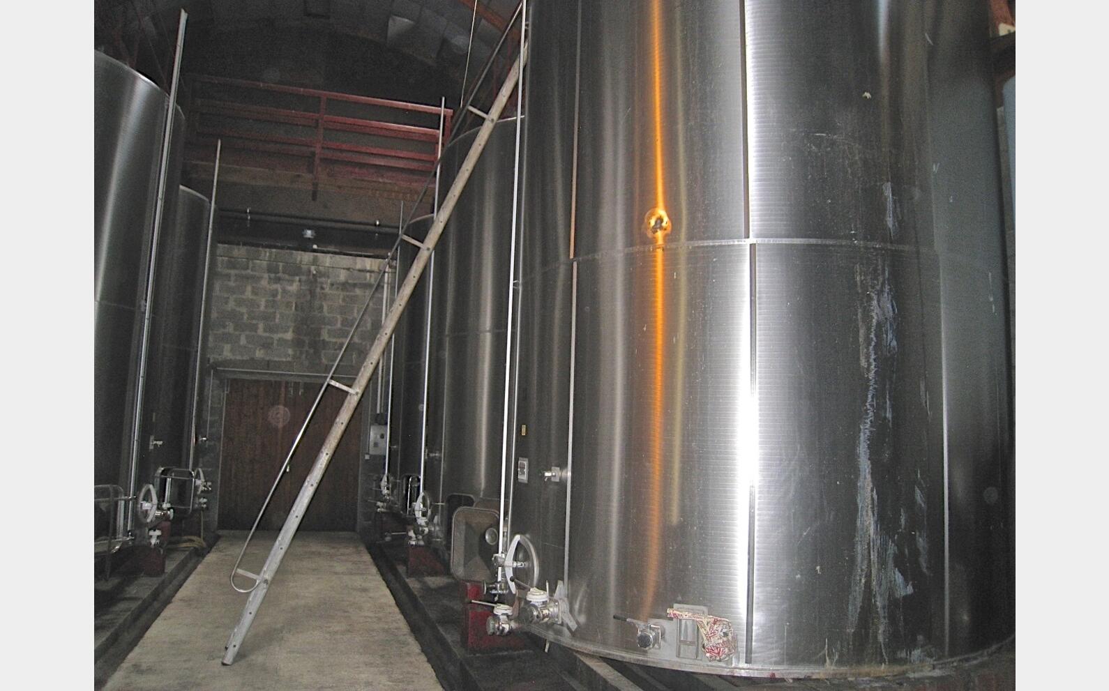 cuve inox cylindrique Volume : 32000 litres (320 hls)