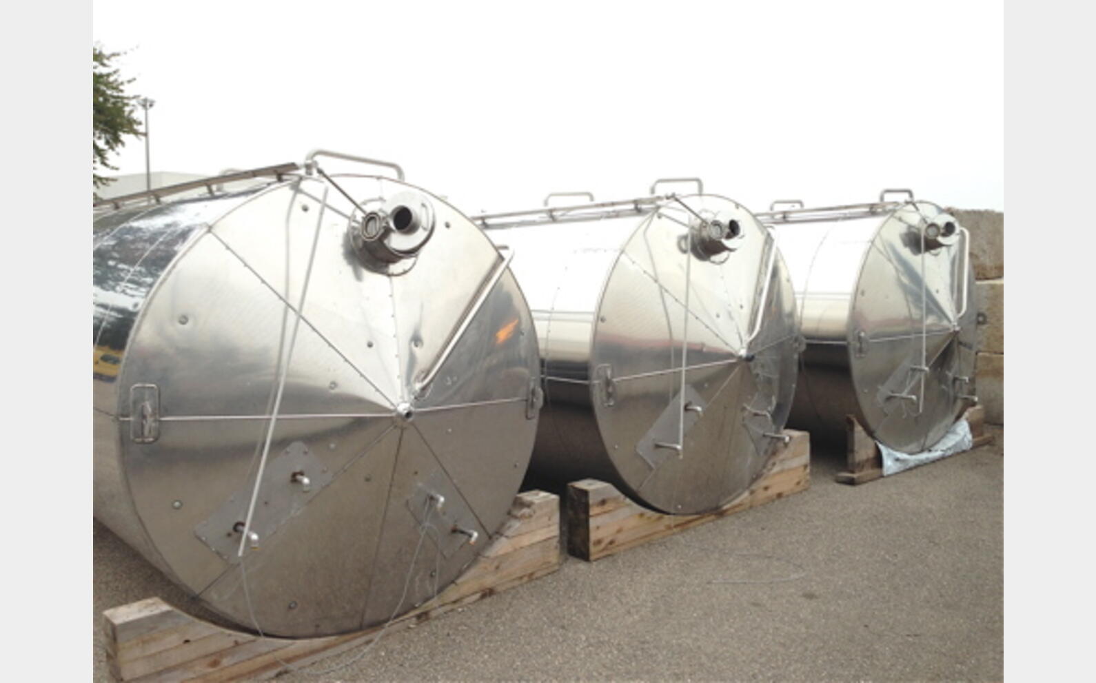 Cuve INOX 316L isol&eacute;e + drapeaux 6,5 m2