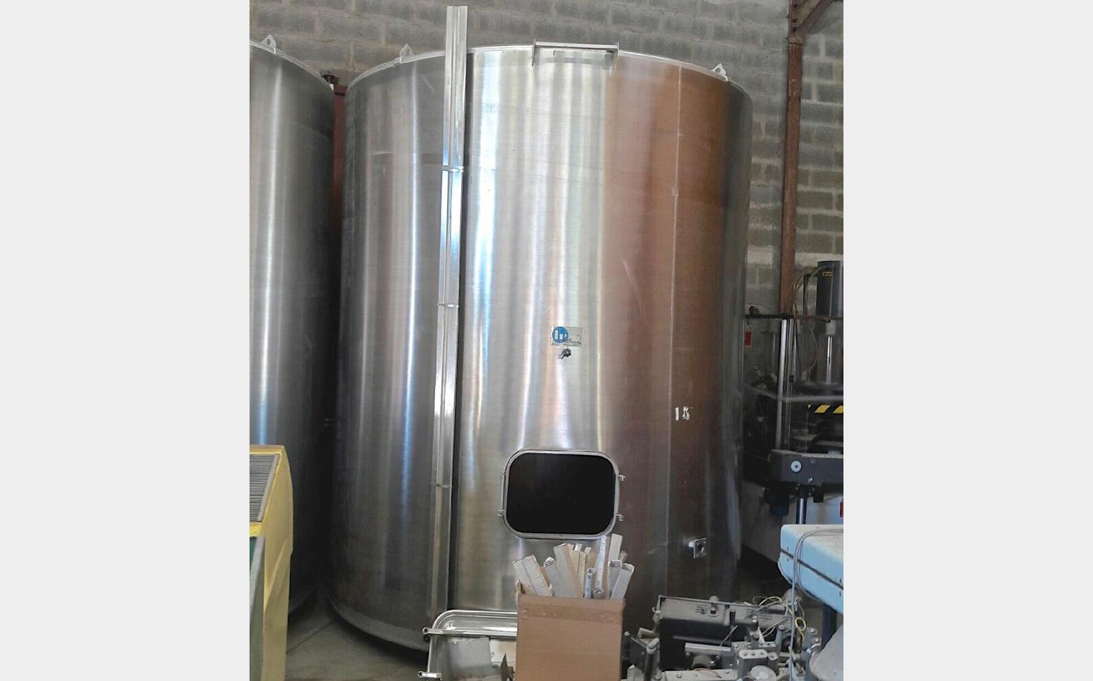 Cuve Inox fond plat sur radier - Volume : 150 hls (15.000 litres)
