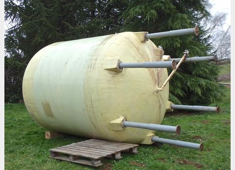 Cuve fibre fond plat sur pieds Volume : 12 000 litres (120 hls)
