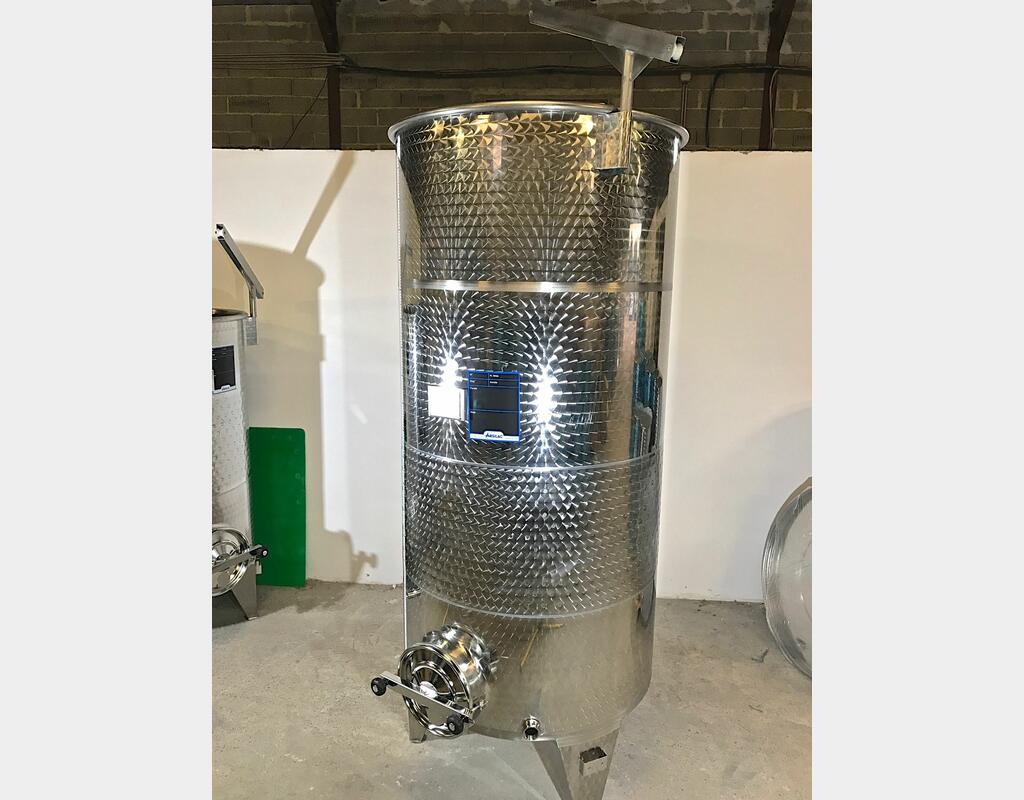 Cuve inox 304 fond bomb&eacute; chap flottant MATERIEL NEUF