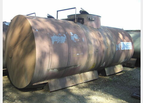 Citernes horizontales sur chassis . 25m3 - Acier revetu , isolation