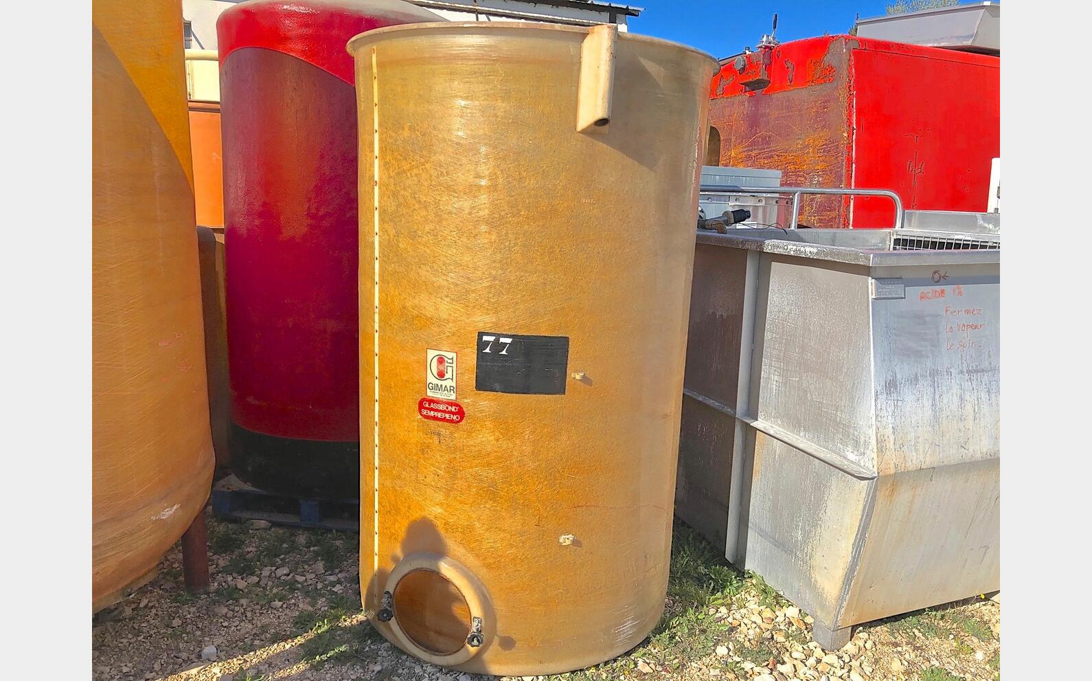 Fiber storage tank - Volume: 25 hectos (2500 liters)