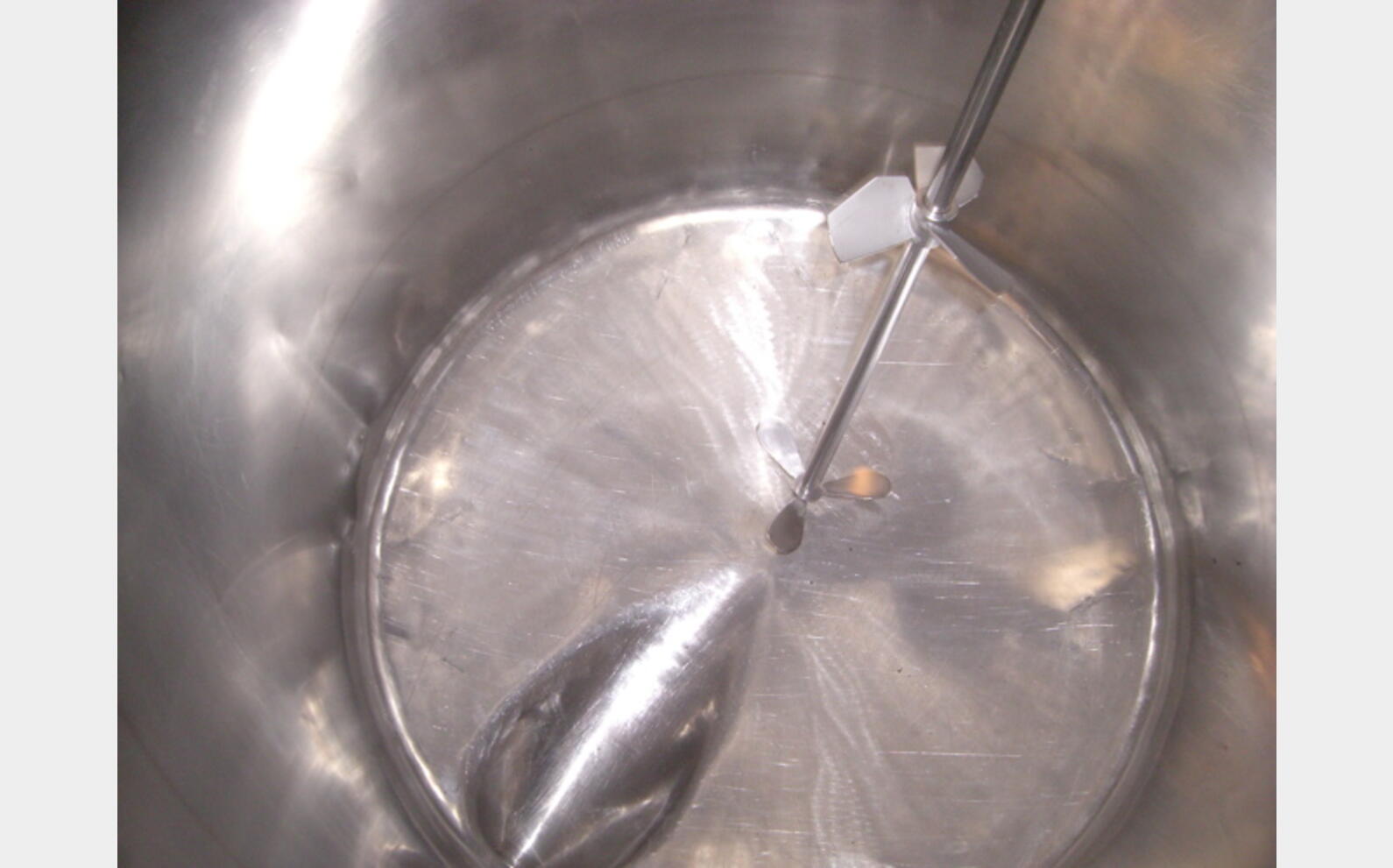 Cuve inox 316L agit&eacute;e de 178 litres agitation atex