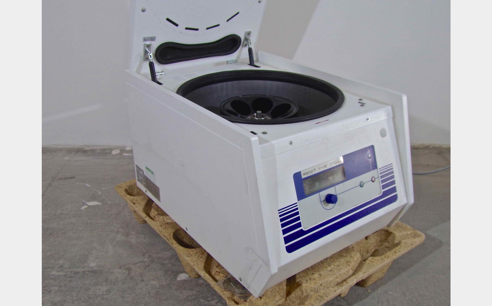 Centrifugeuse SIGMA de laboratoire