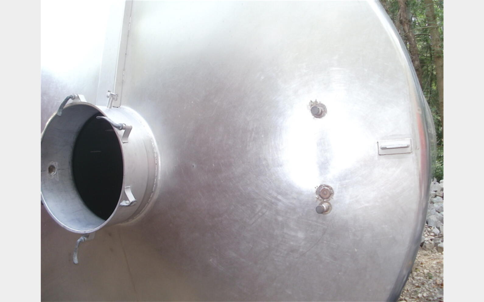 Cuve inox sur pieds de 160 hls