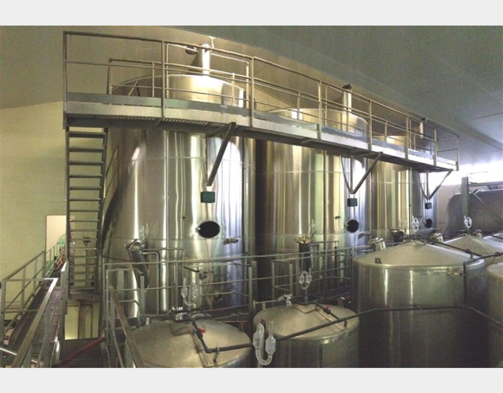 cuve 2 compartiments INOX 316L Volume totale : 786 HLS (78600 litres)
