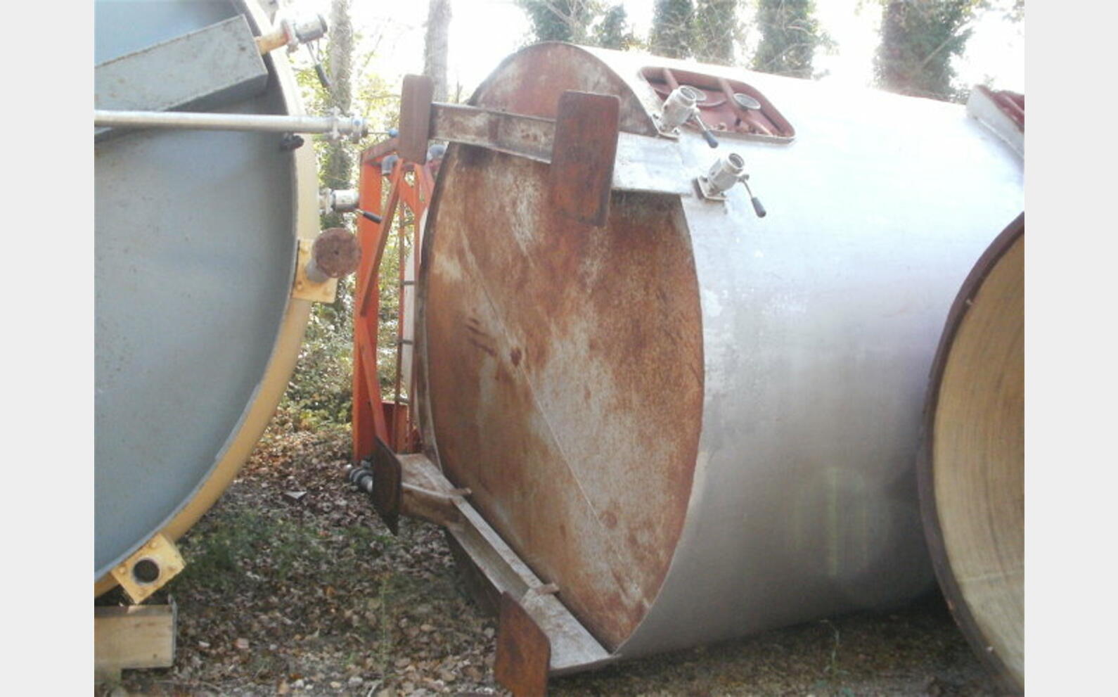 Cuve acier revetu de 157 hls + 75 hls
