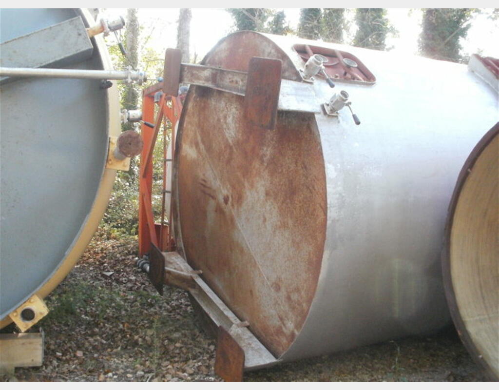 Cuve acier revetu de 157 hls + 75 hls