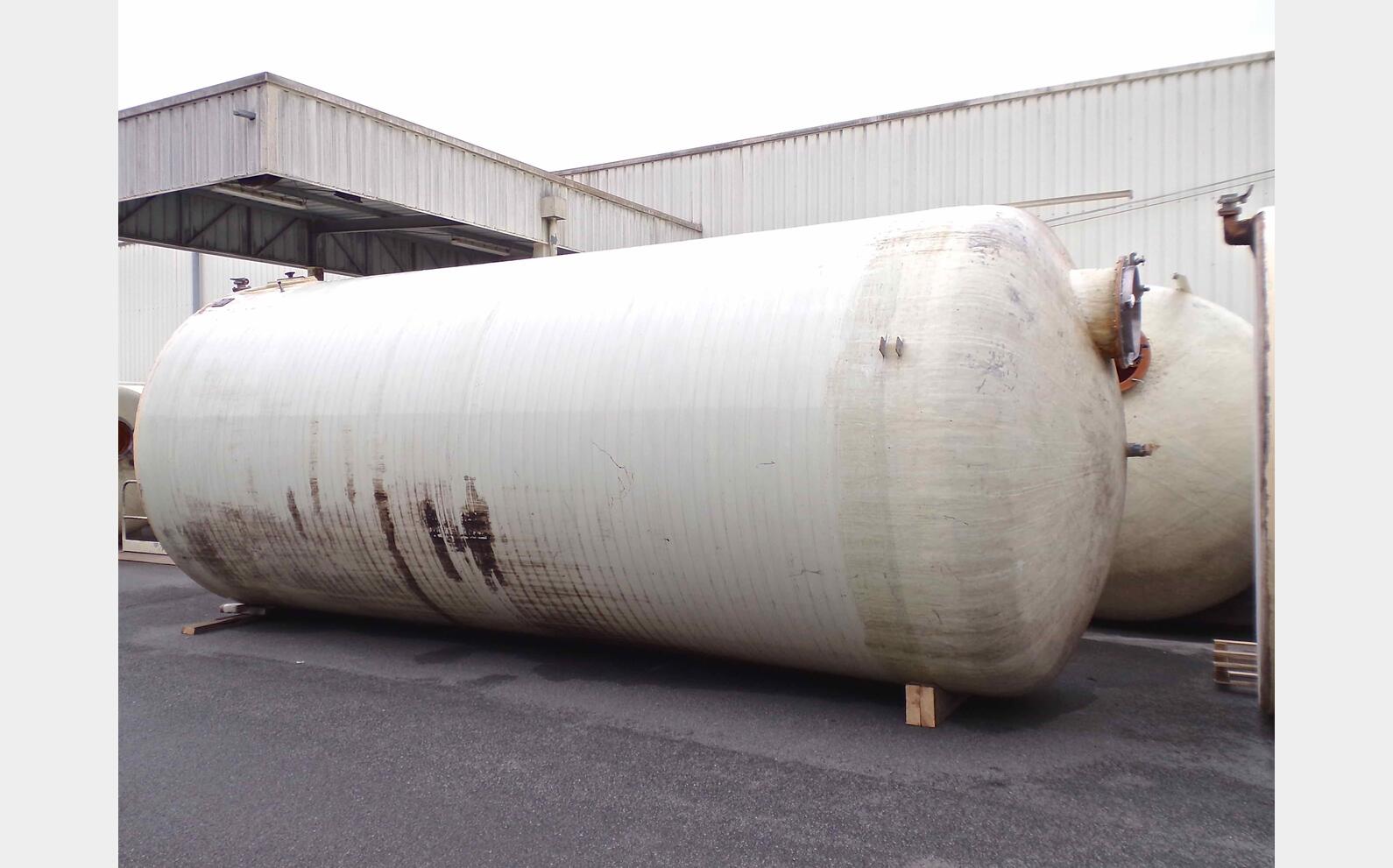 Cuve fibre fond plat sur radier Volume : 50 000 litres (500 hls)
