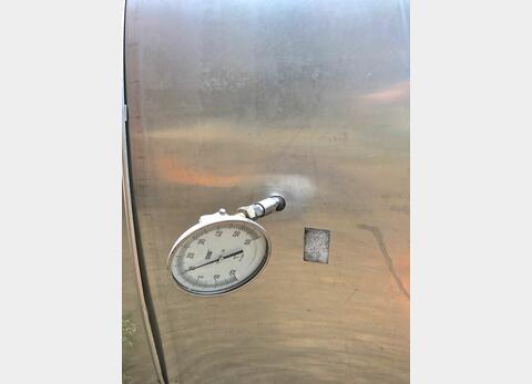 Cuve inox 304 ferm&eacute;e isol&eacute;e