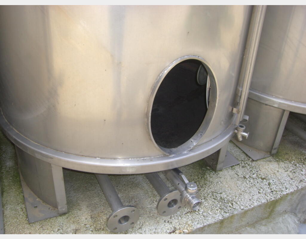 Cuve INOX 304 de 2.500 litres - Fond bombé sur pieds