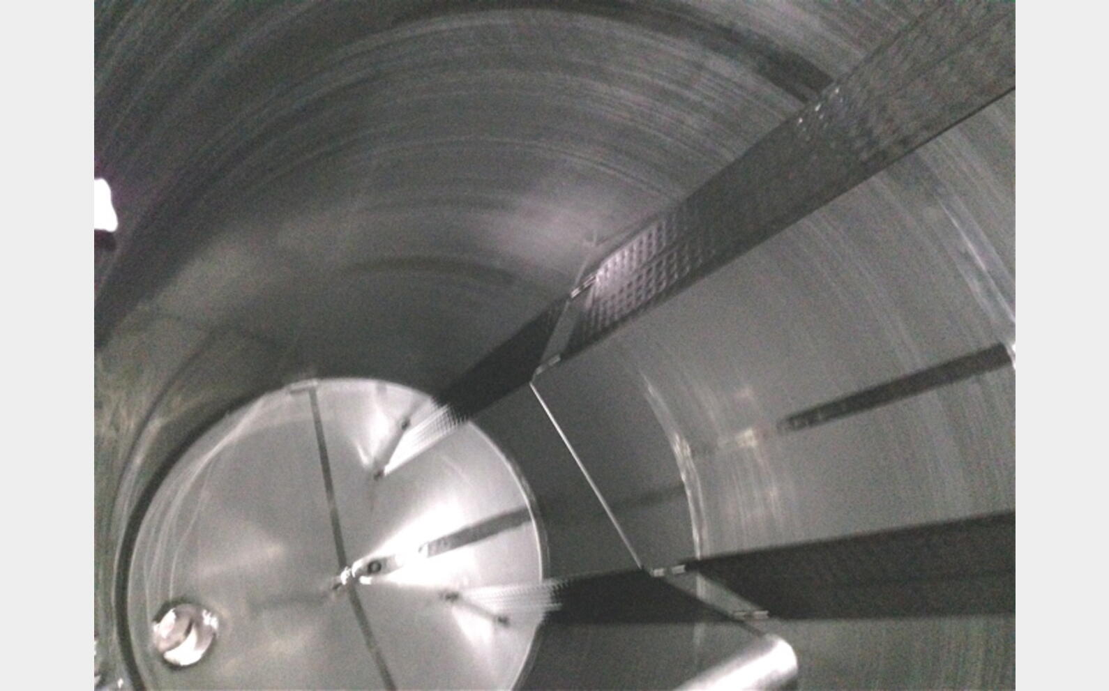 Cuve INOX 316L isol&eacute;e + drapeaux 6,5 m2