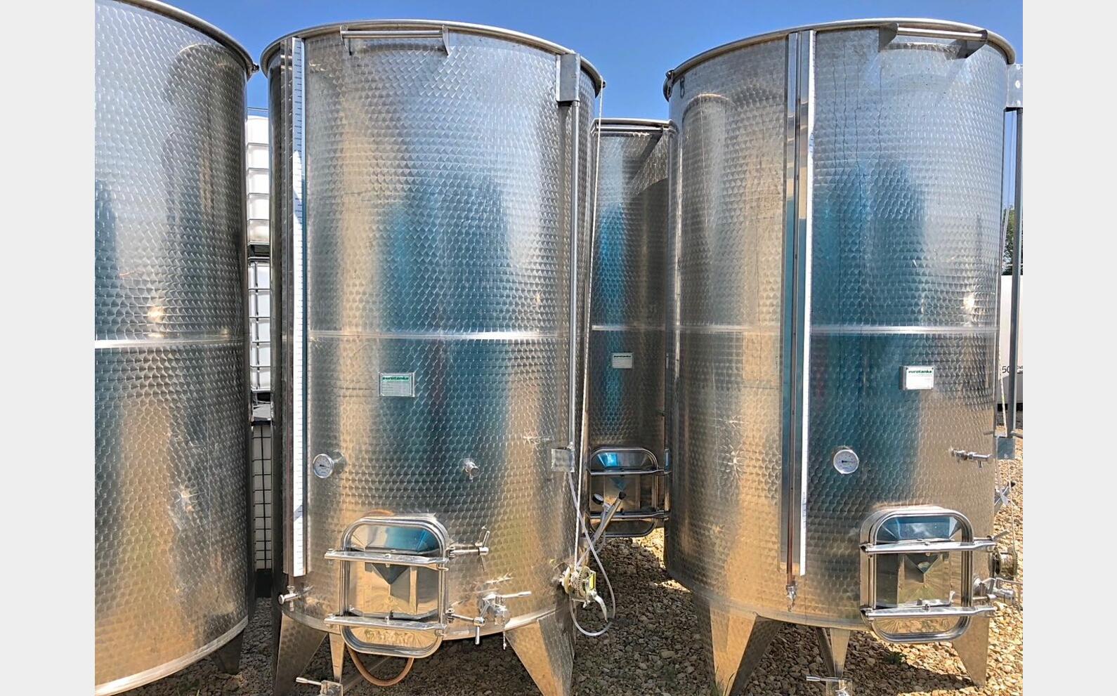 Cuve INOX &agrave; chapeau flottant 50 hls. Fond conique sur pieds
