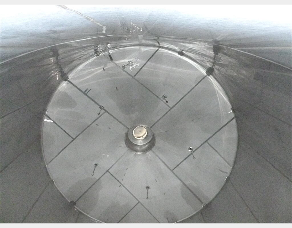 Cuve INOX 316L sur socle - Volume : 2200 hecto (220000 litres)