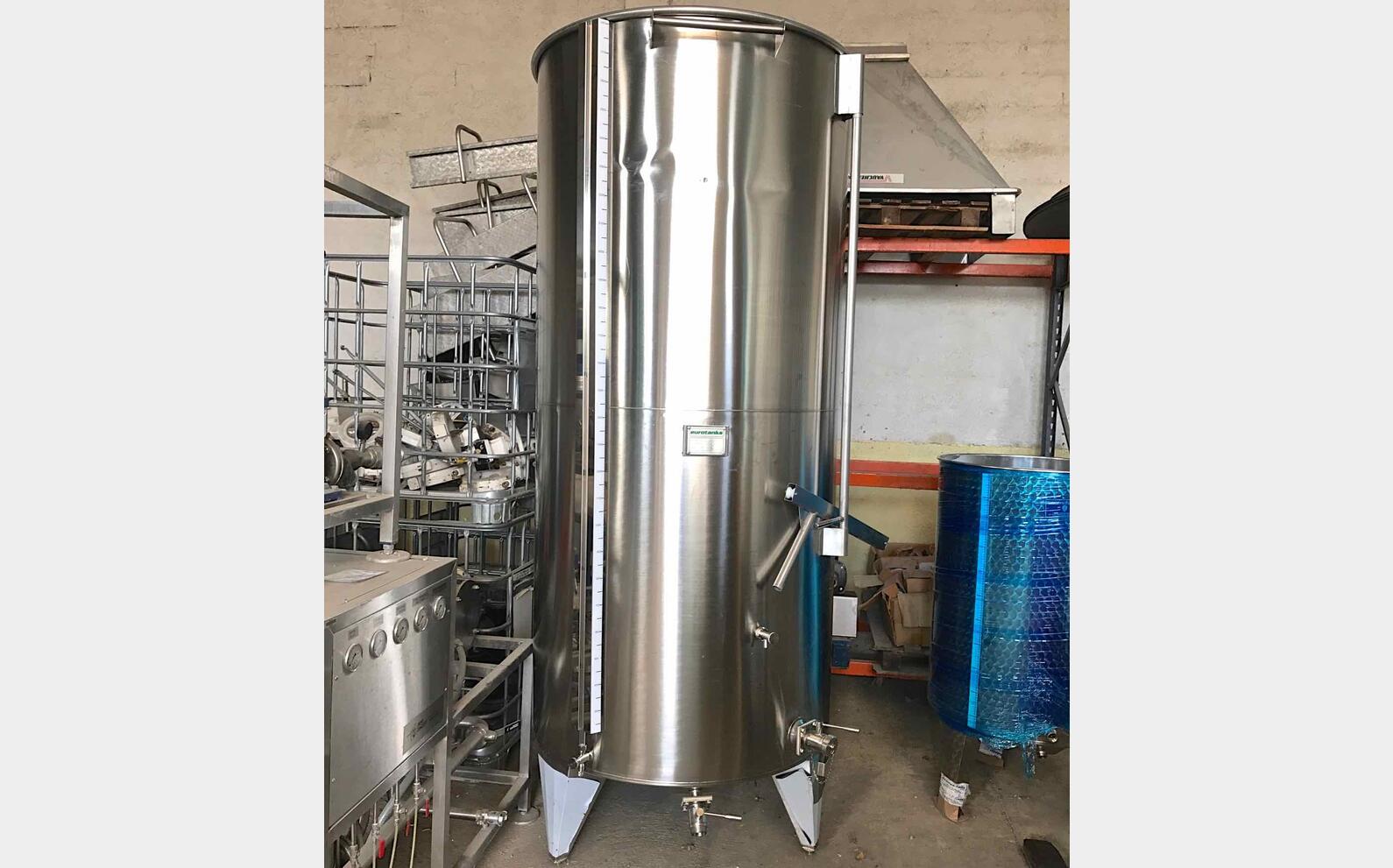 Cuve Inox chapeau flottant de 28 hls Volume : 2800 litres (28 hls)