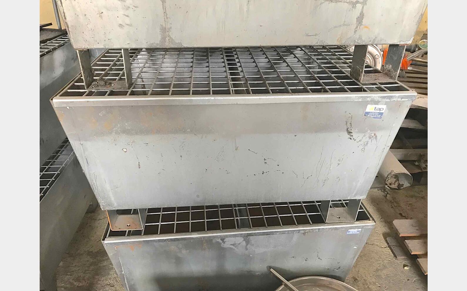bacs de r&eacute;tentions en inox pour f&ucirc;ts