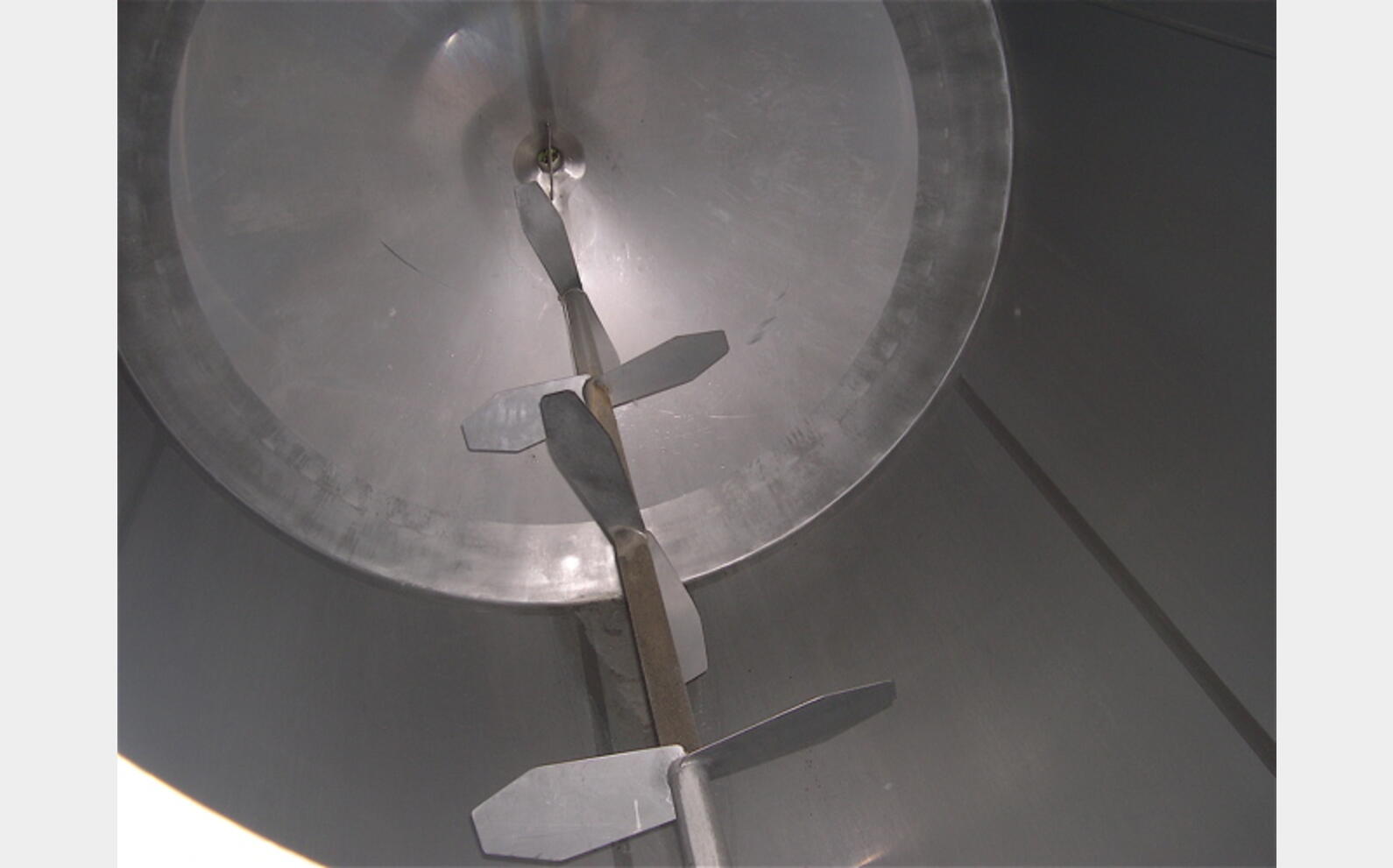 Cuve inox isol&eacute;e agit&eacute;e 20m3 provenance: agroalimentaire