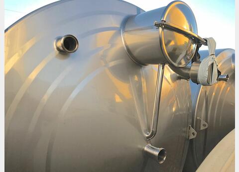 cuve INOX 316L ferm&eacute;e sur pieds MATERIEL NEUF