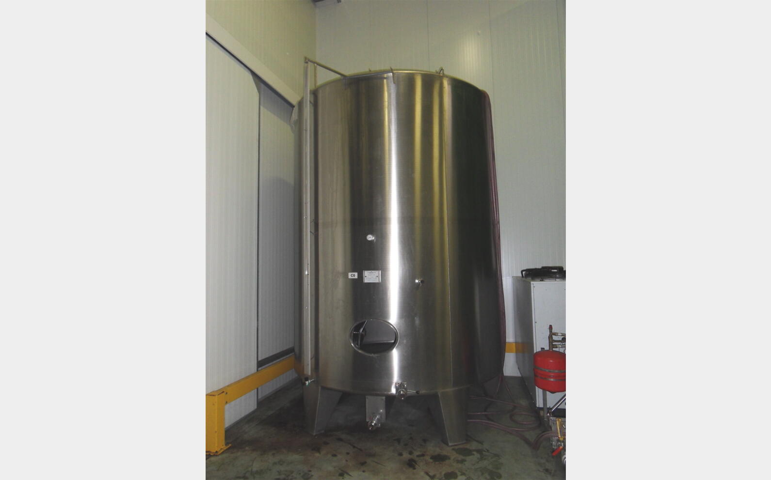 Cuve inox cylindrique verticale