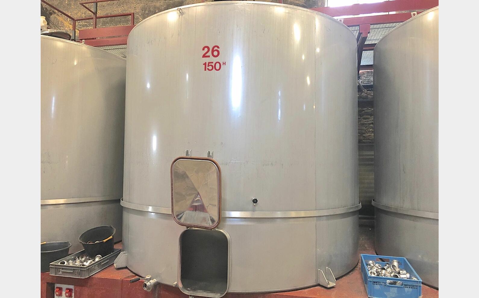 Vertical cylindrical stainless steel tank - ALFA LAVAL ALFA LAVAL