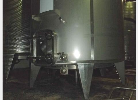Cuve inox ferm&eacute;e sur pieds