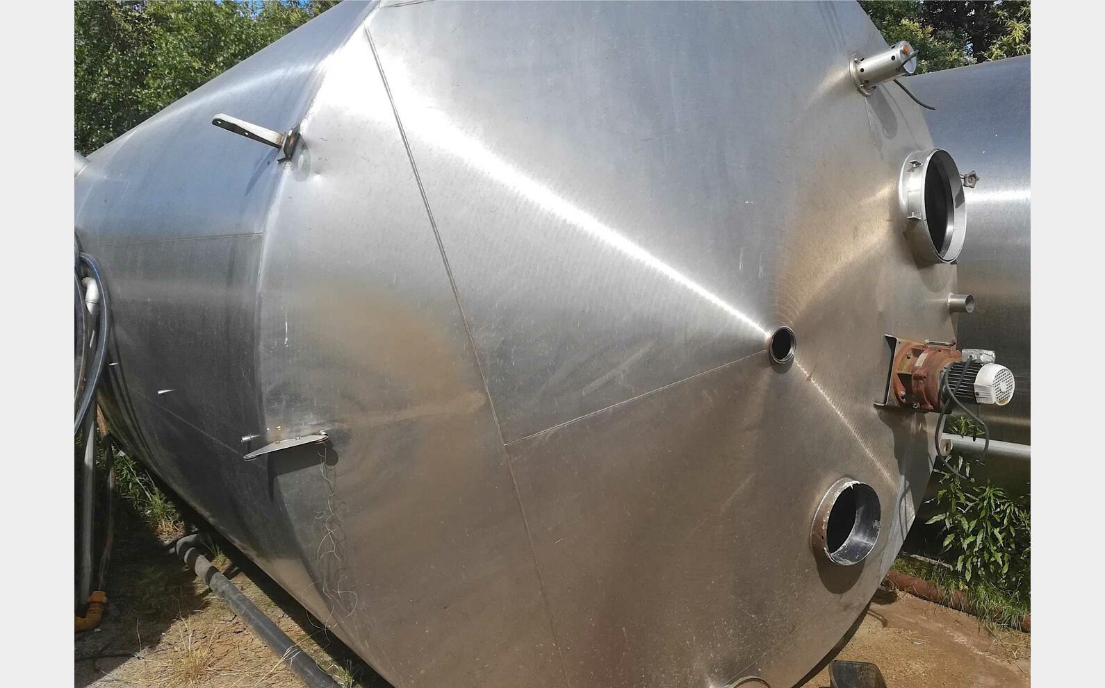 Cuve agit&eacute;e inox