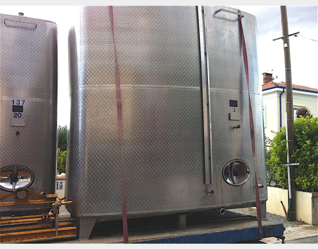 cuve stockage INOX 304 Agroalimentaire (vin rouge). Marque : DEFRANCESHI. Ann&eacute;e : 1985.
