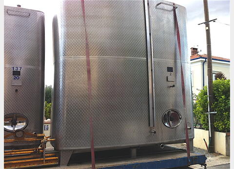 cuve stockage INOX 304 Agroalimentaire (vin rouge). Marque : DEFRANCESHI. Ann&eacute;e : 1985.