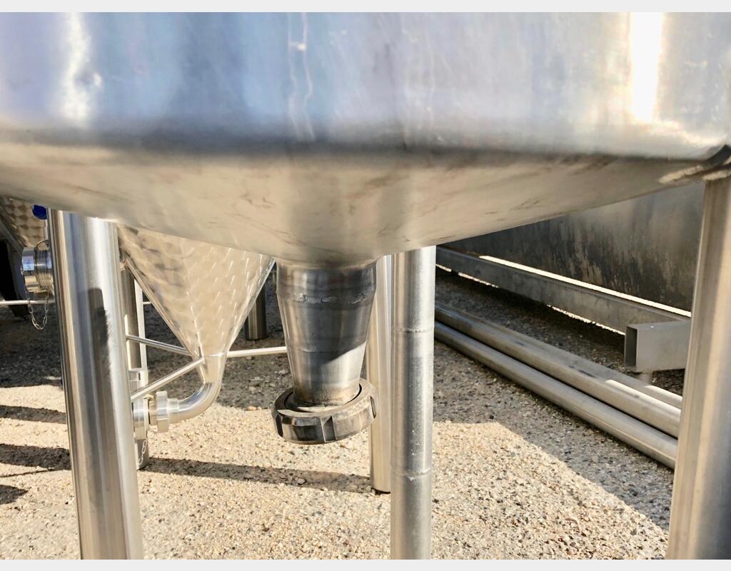 Cuve inox cylindrique - verticale sur pieds