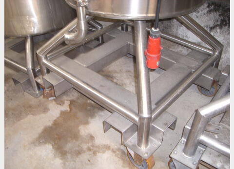 CUVE INOX 400 LITRES INOX 316L - Agitée, mobile sur roullettes.