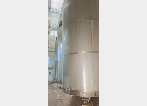 Insulated stainless steel mixing tank