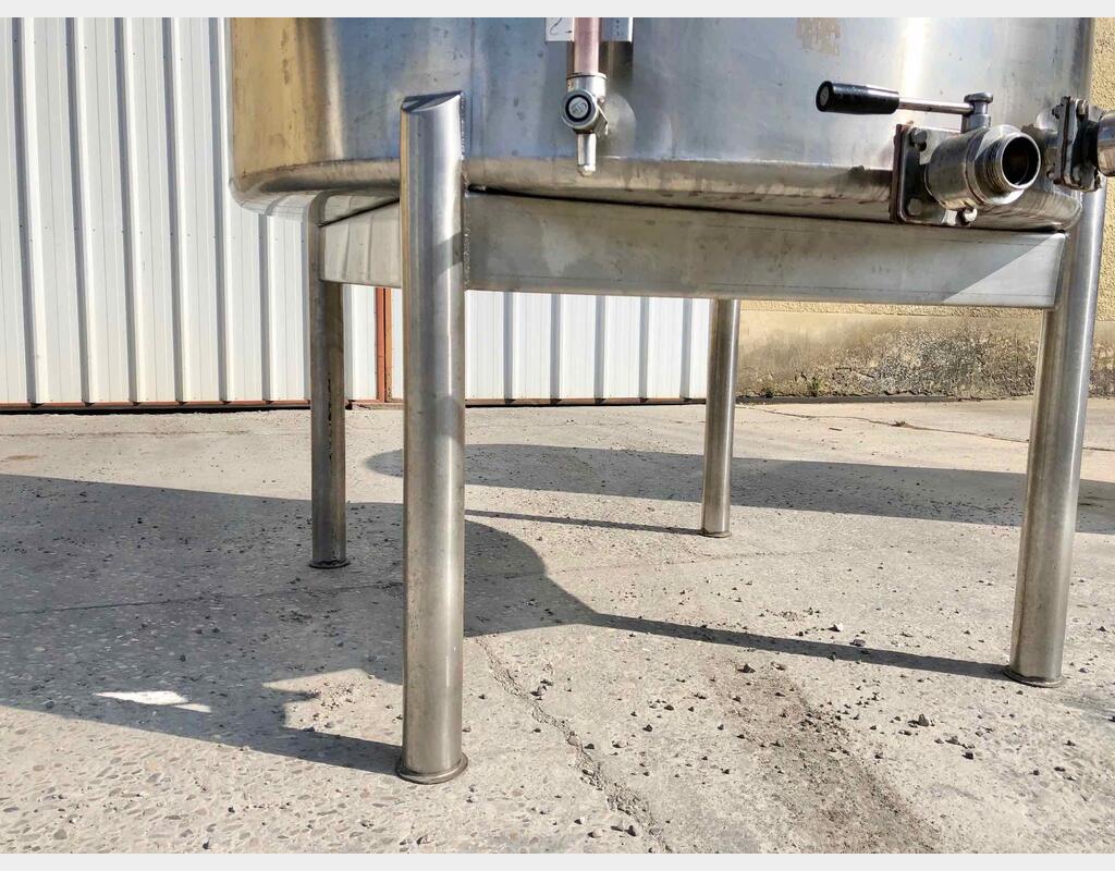 Cuve de stockage inox - Volume : 3200 litres