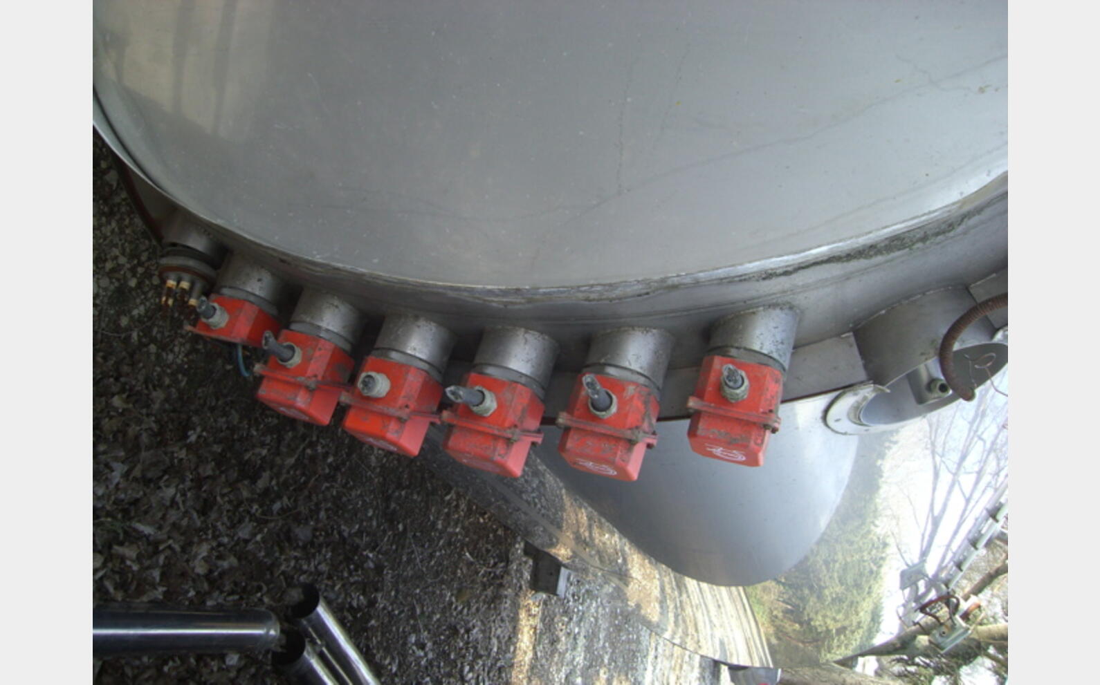 Cuve inox isol&eacute;e 14.000L Volume : 14.000 litres