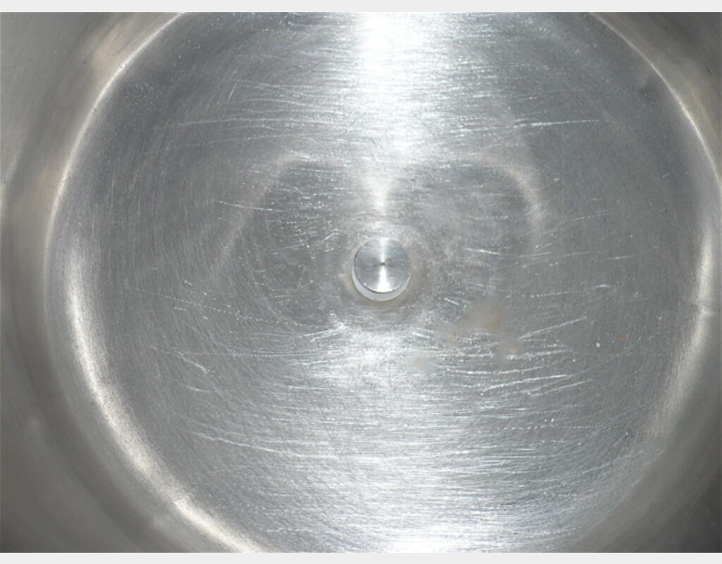 Cuve INOX de stockage - Cylindrique verticale sur 3 pieds