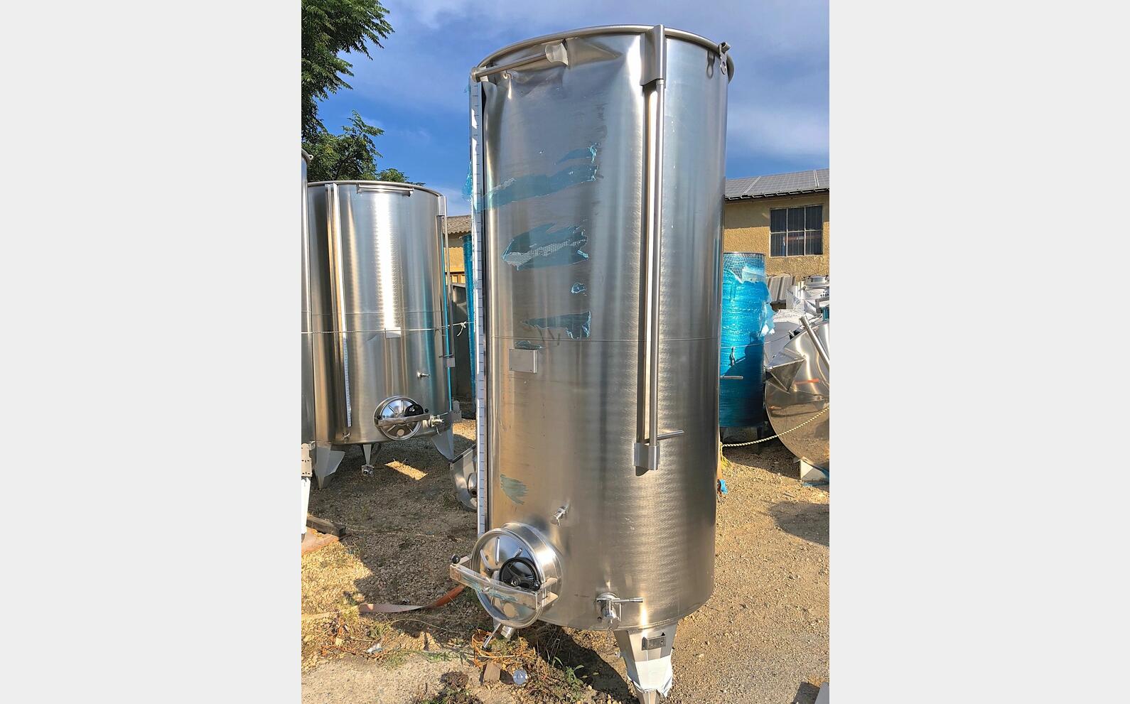 Cuve Inox chapeau flottant de 28 hls Volume : 2800 litres (28 hls)