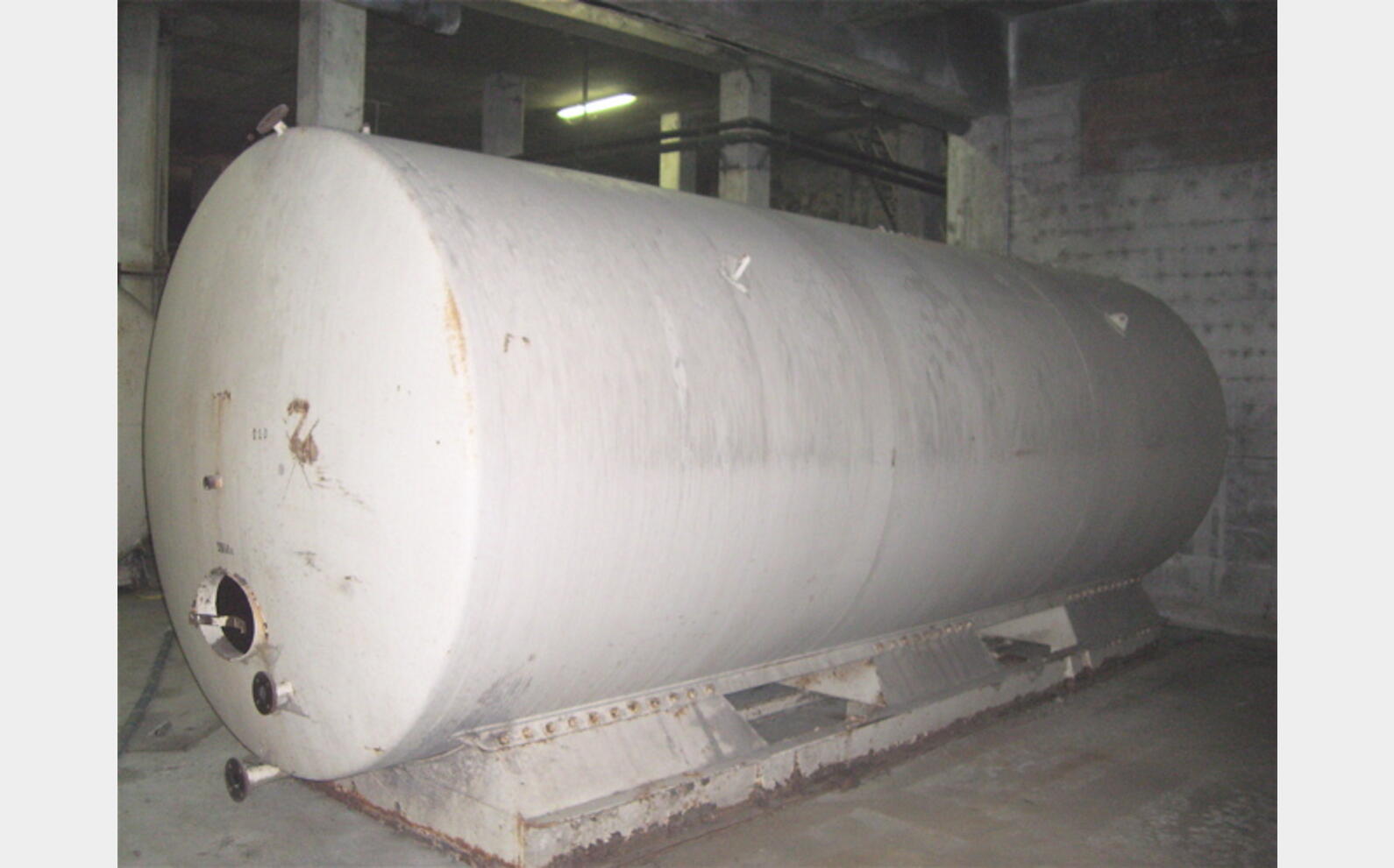 Cuve horizontale acier rev&eacute;tu de 300 hls, occasion