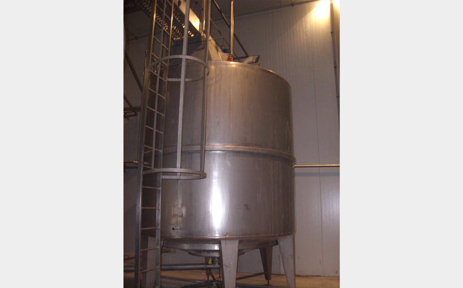 cuve de m&eacute;lange INOX 316 L Marque : RIONDE Volume : 28.400 litres