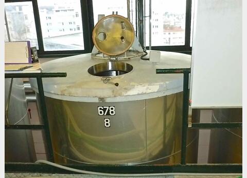 Cuve inox agit&eacute;e isol&eacute;e circulation forc&eacute;e Agroalimentaire Volume : 62 HL (6200 litres)