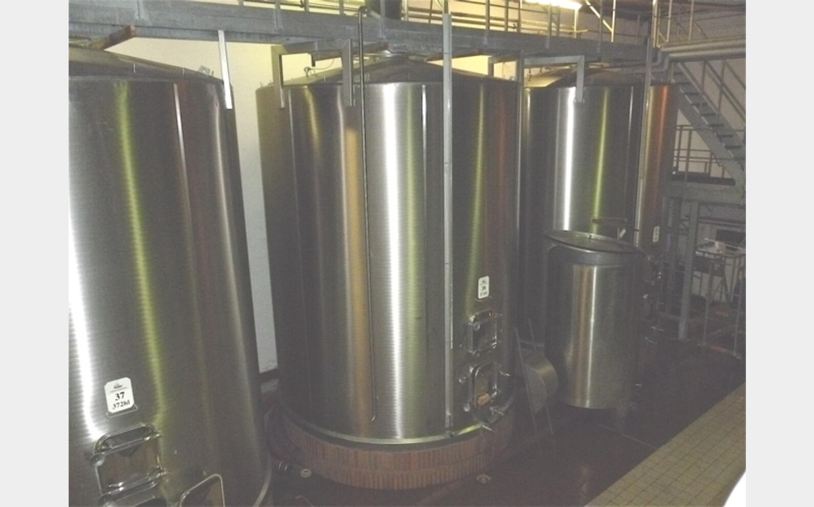 Cuve de stockage INOX Volume : 37200 litres (372 hls)