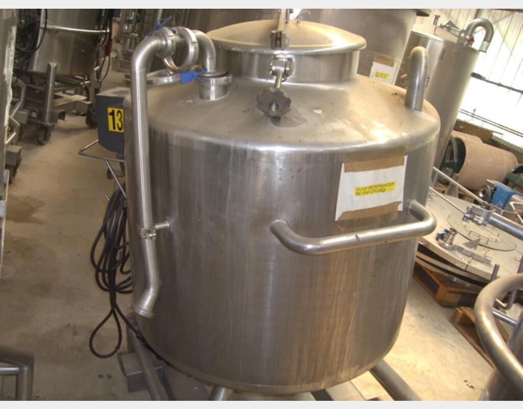 Cuve de stockage en INOX 316L - Volume : 434 litres.