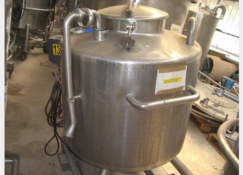 Cuve de stockage en INOX 316L - Volume : 434 litres.