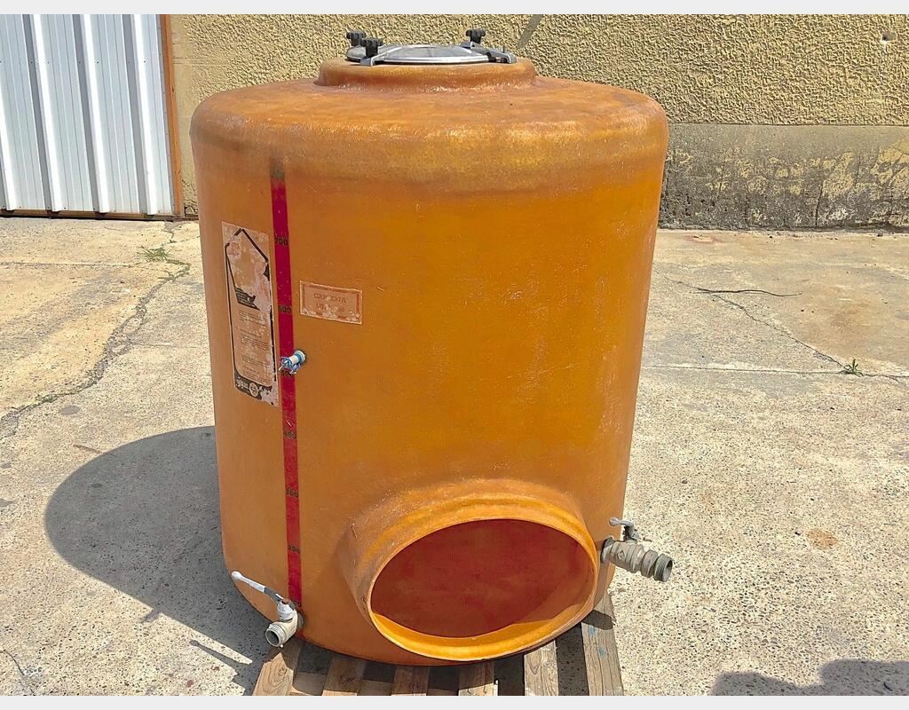 Cuve de stockage fibre - Volume : 8 hectos (800 litres)