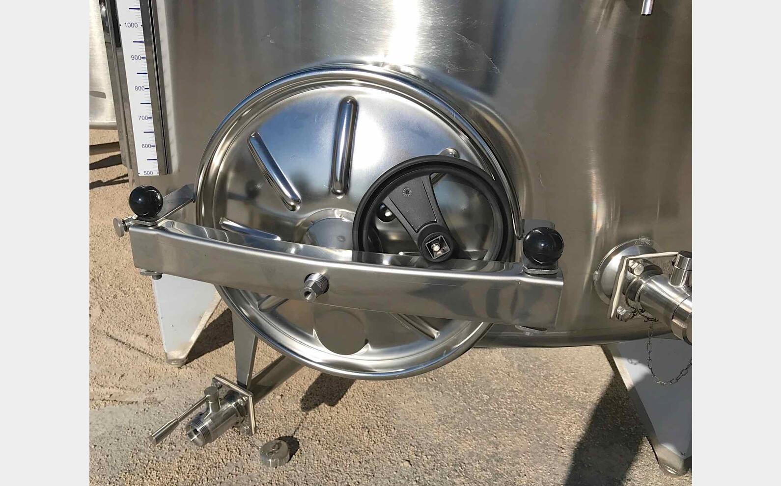 Cuve INOX &agrave; chapeau flottant 50 hls. MATERIEL NEUF