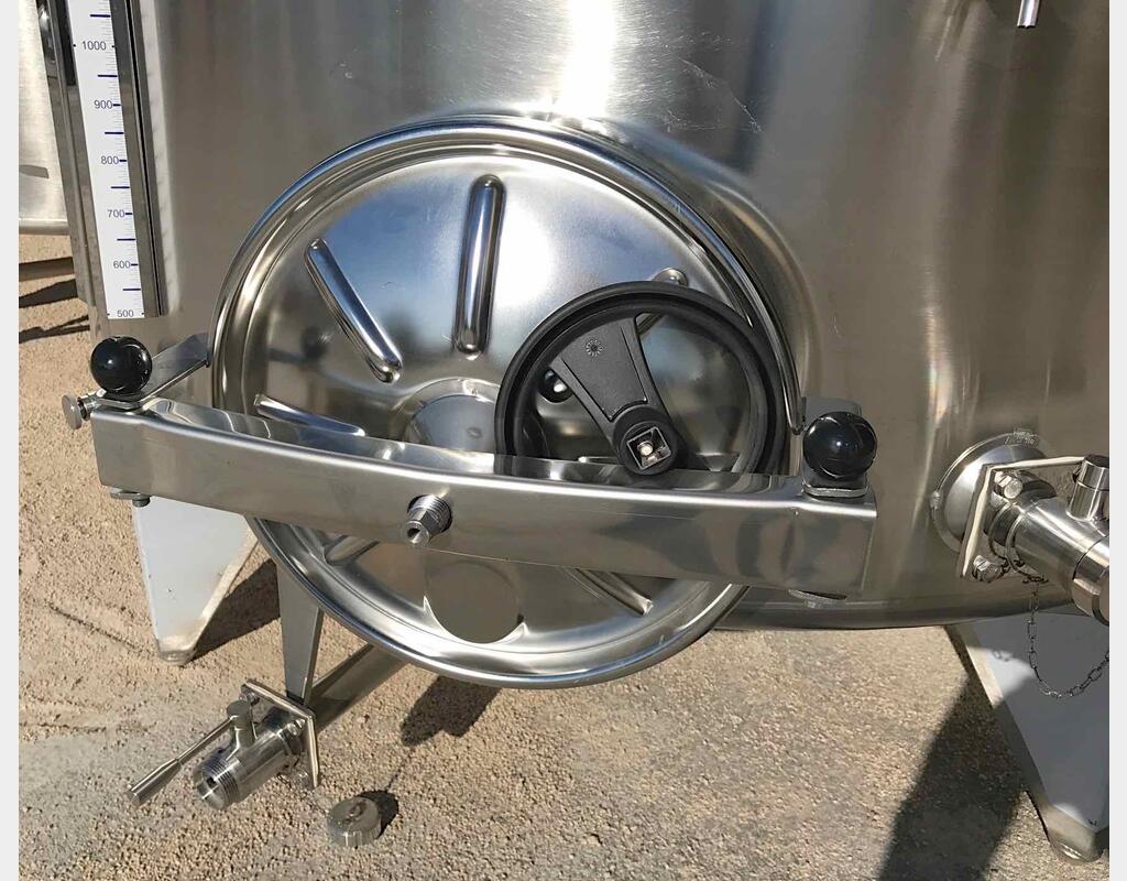 Cuve INOX 304 à chapeau flottant 50 hls - fond conique avec boitard