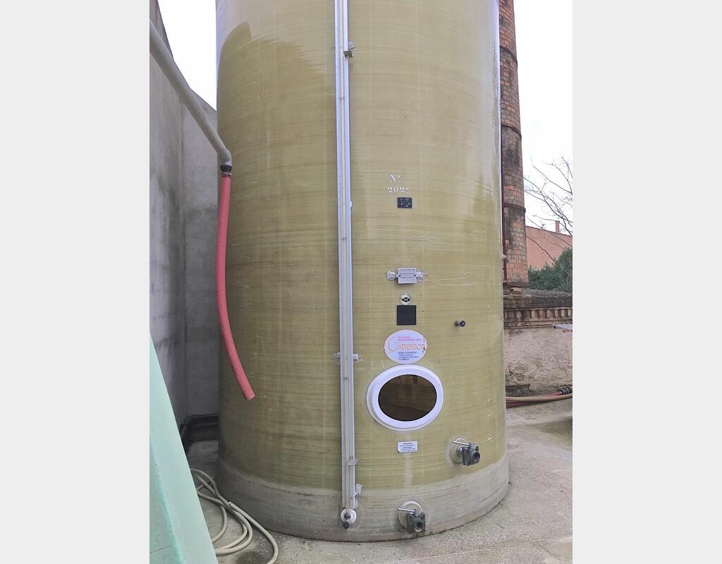 Cuve fibre fond plat fermée - Capacité : 200 HL (20000L)