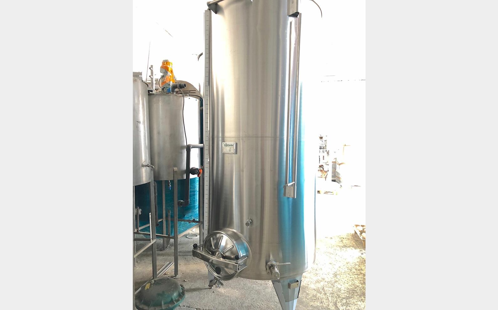 Cuve Inox chapeau flottant de 28 hls Volume : 2800 litres (28 hls)
